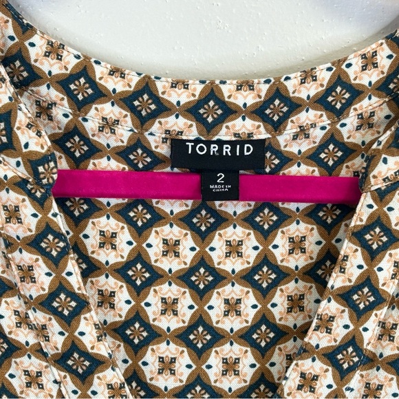 Torrid 2X Geometric Print Sleeveless Tank Top Pockets Vneck Brown Blue Travel - Picture 6 of 13